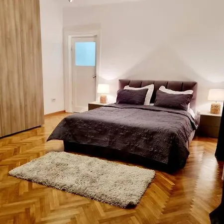 Cozy Apartment Near City Center Bucharest Exterior photo