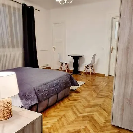 Cozy Apartment Near City Center Bucharest Exterior photo